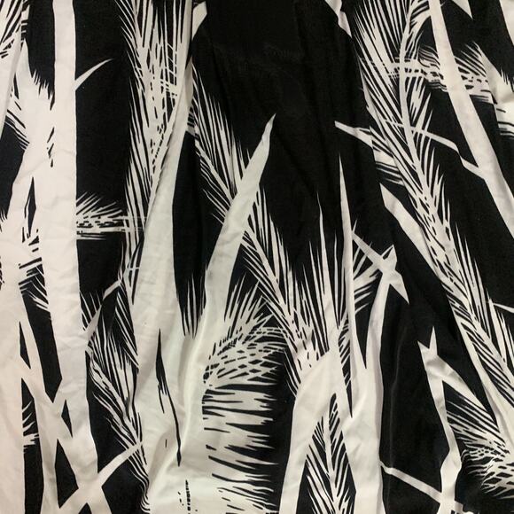 NWT FACTORY CONNECTION BLACK/WHITE V-FRONT & BACK MAXI DRESS SIZE XL-XXL - Picture 4 of 6